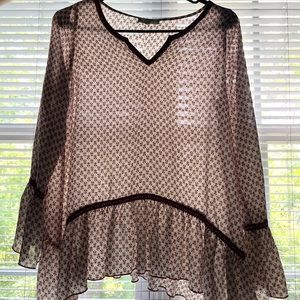 About A Girl Brand. Women Top Size 8